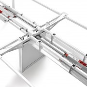 Adapta Plus includes multiple improvements such as a double frame beam, cabling panel leg, tray and cabling channels and an integrated cabling solution, among other new features.