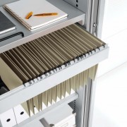Personalice su armario con el equipamiento interior que mejor resuelva sus necesidades de archivo.